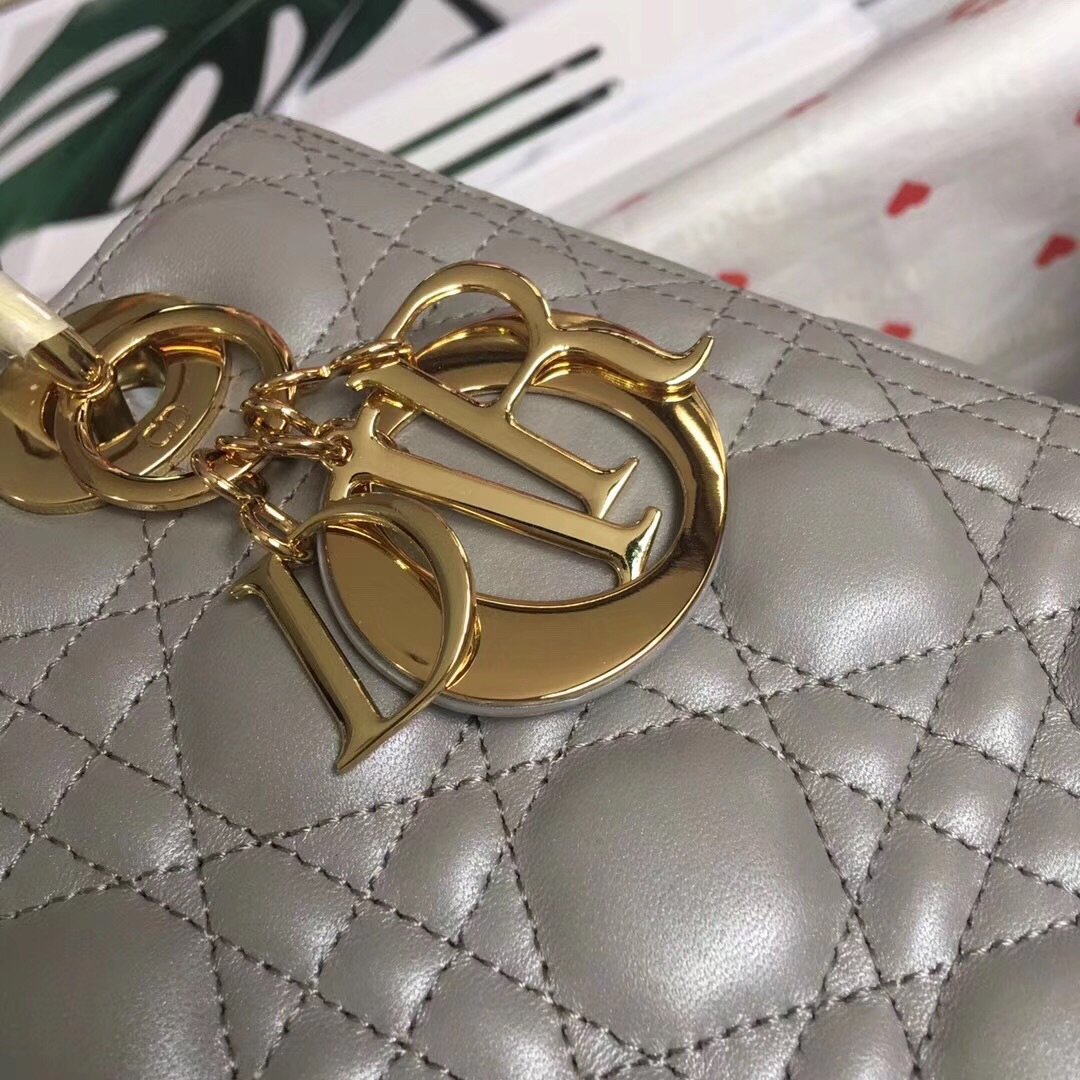 1536888749_1054912632_4