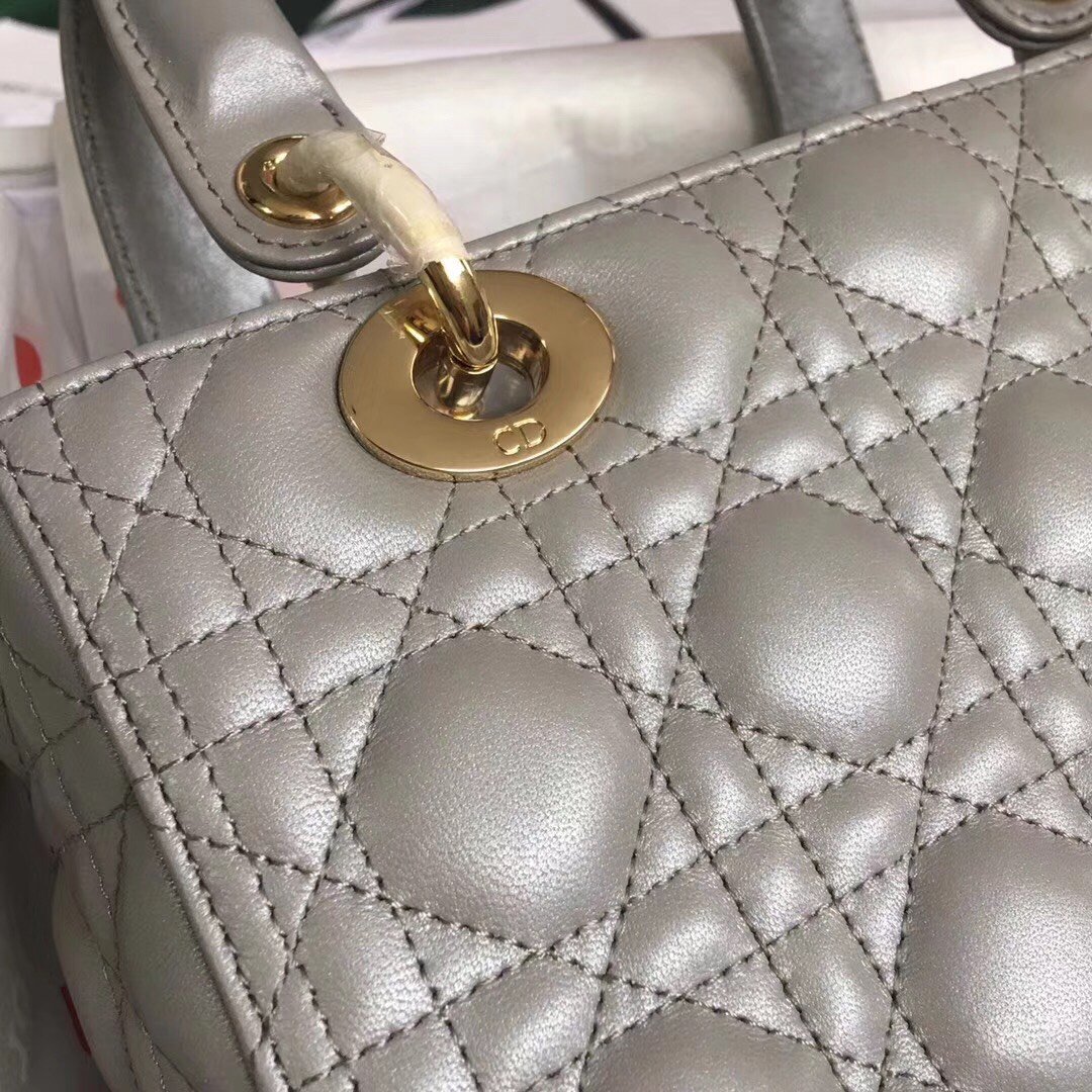 1536888749_539708942_2