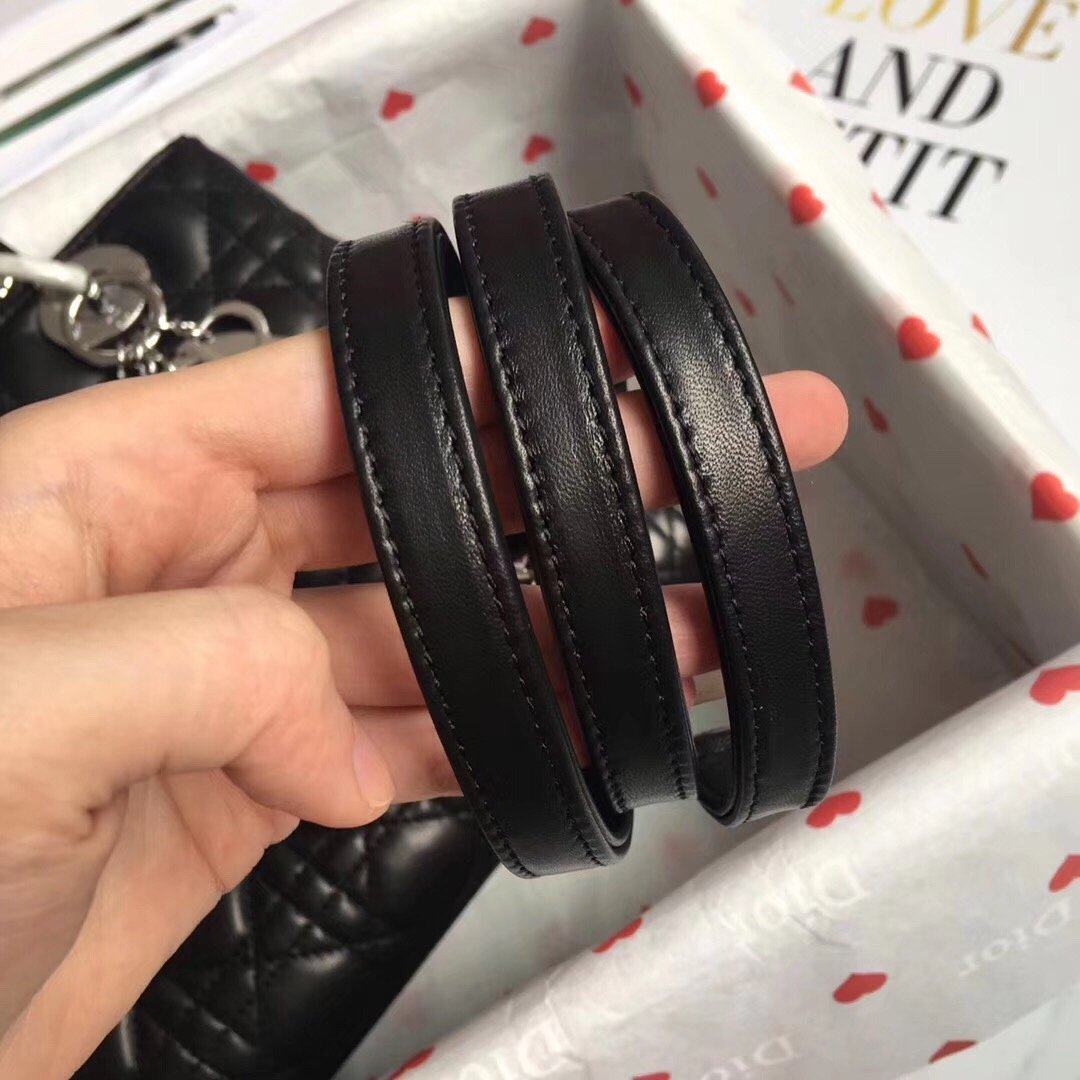 1536888853_3514271100_7