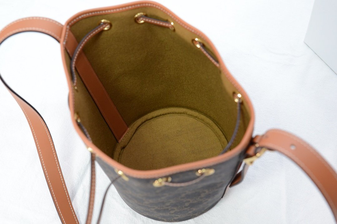 1573279859_355814739_6