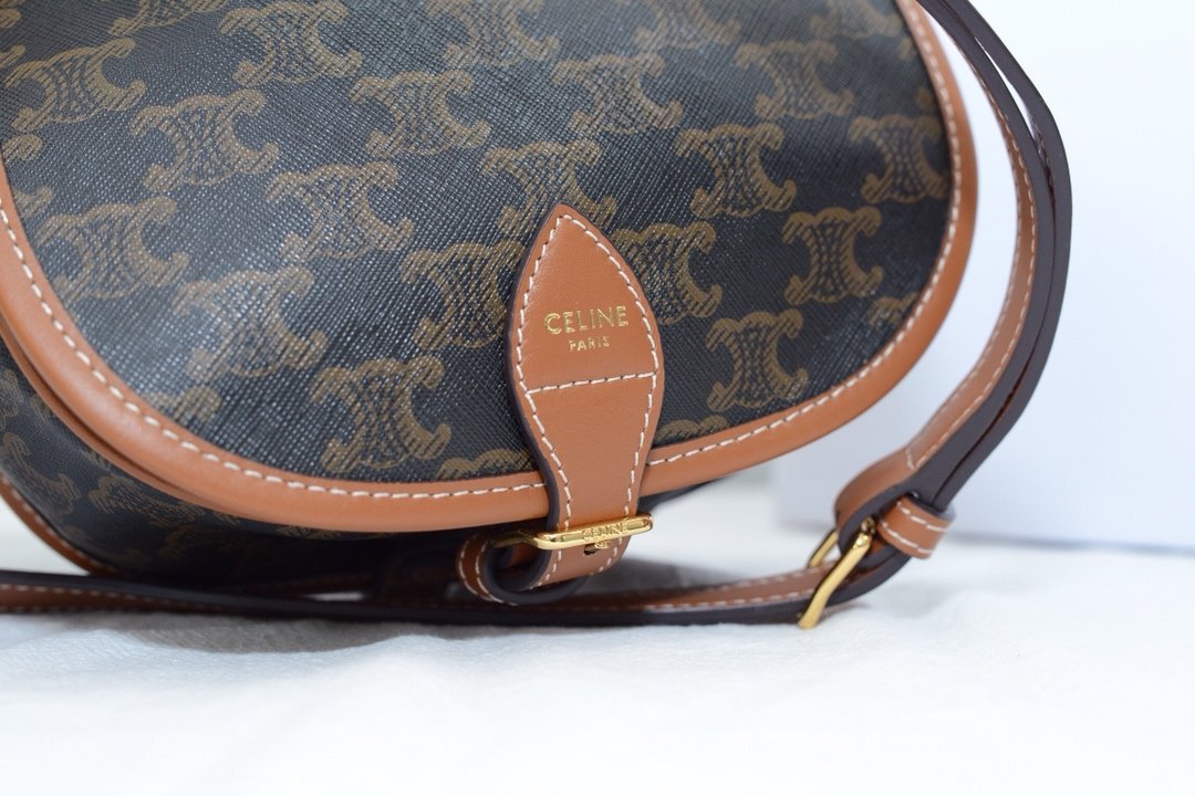 1573747018_1973359423_1