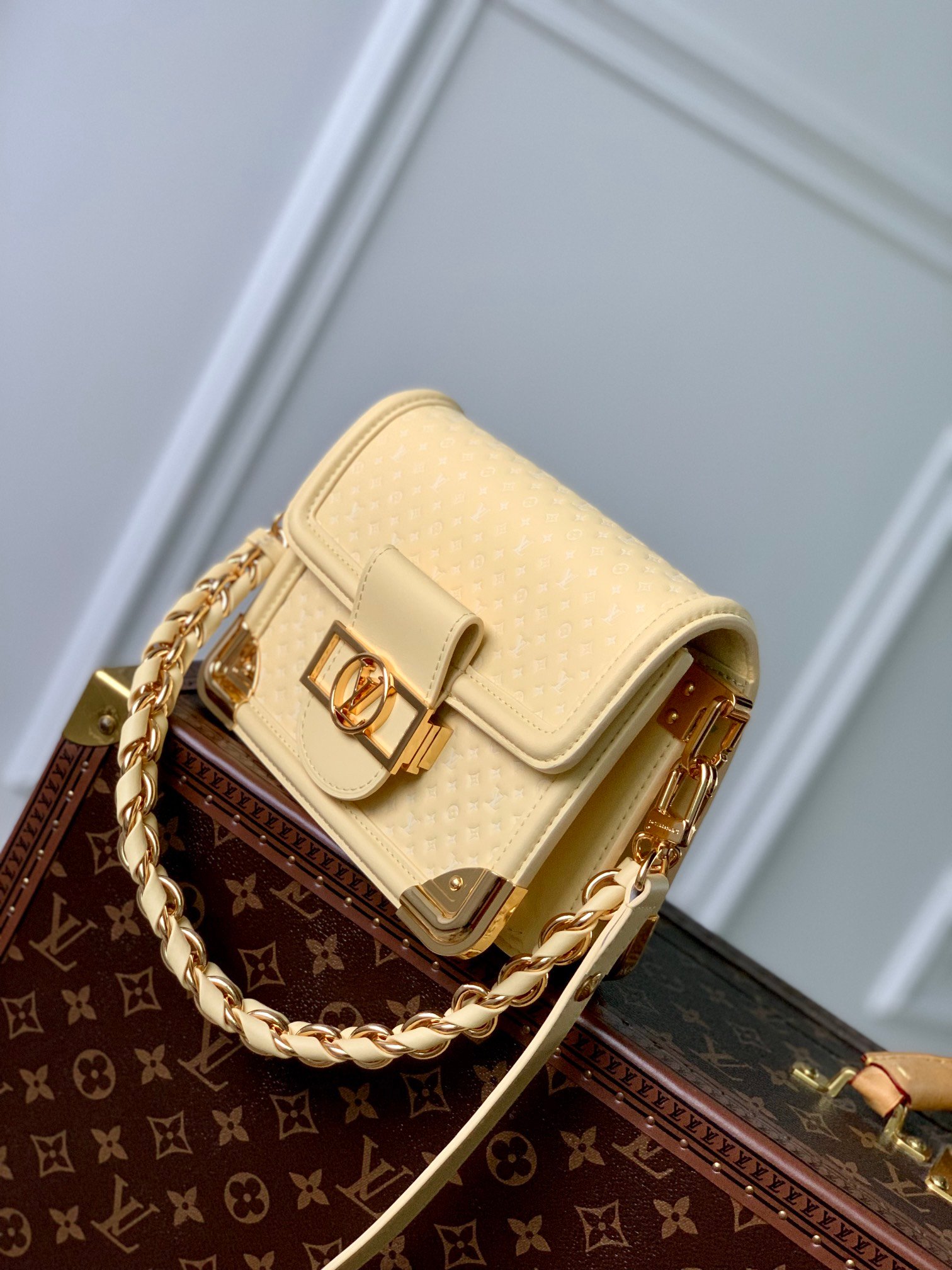 Beige Luxury Look_002
