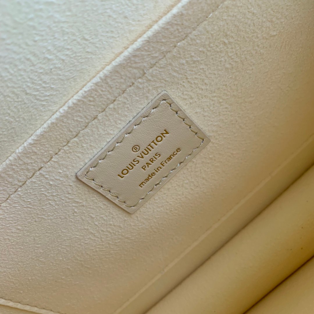 Beige Luxury Look_008