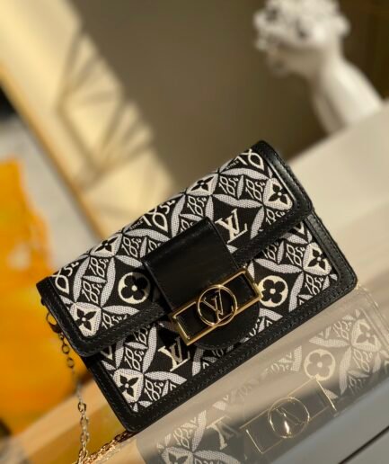 LV Classic Black and White L