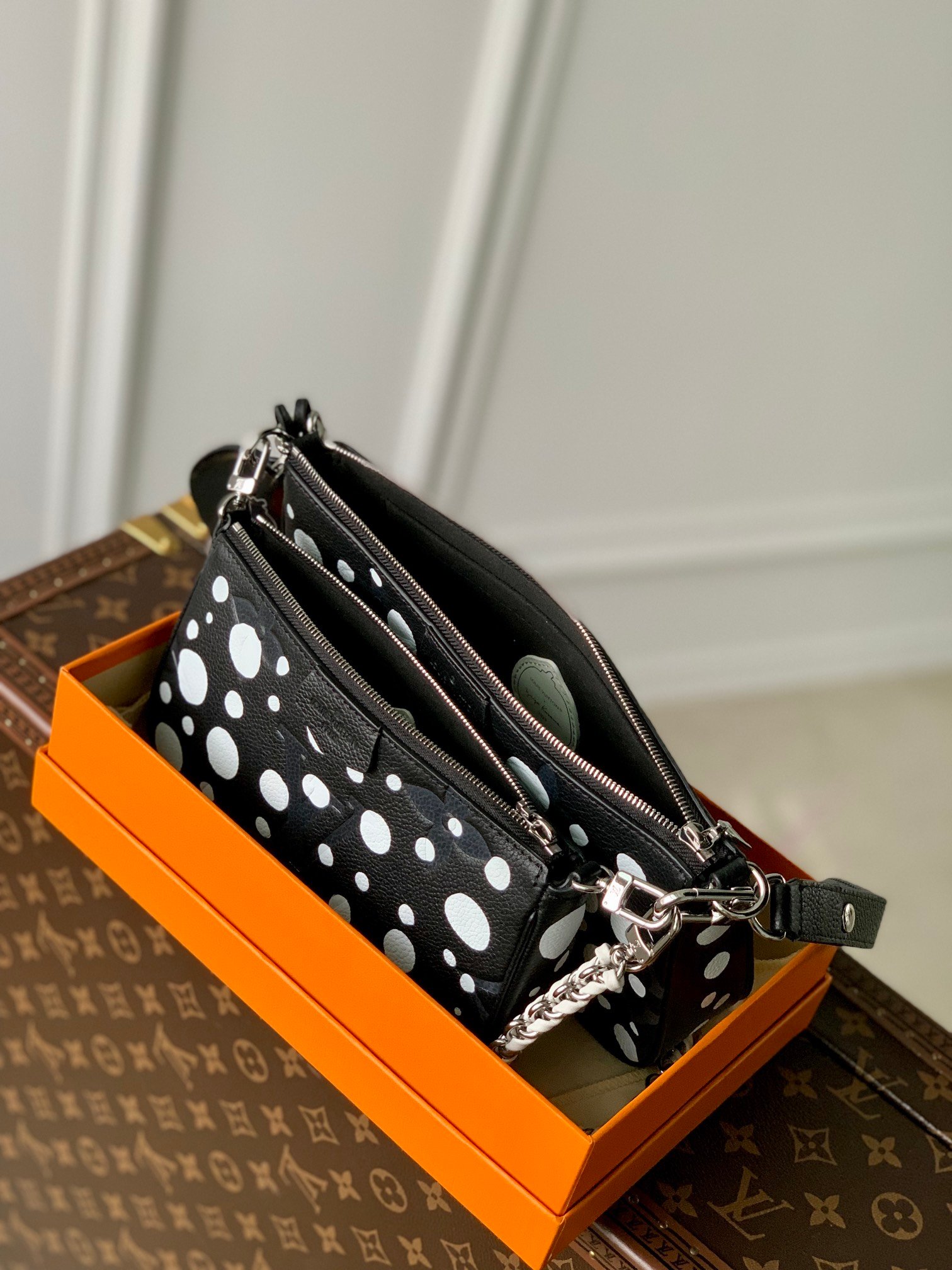 Crafty Black and White_007