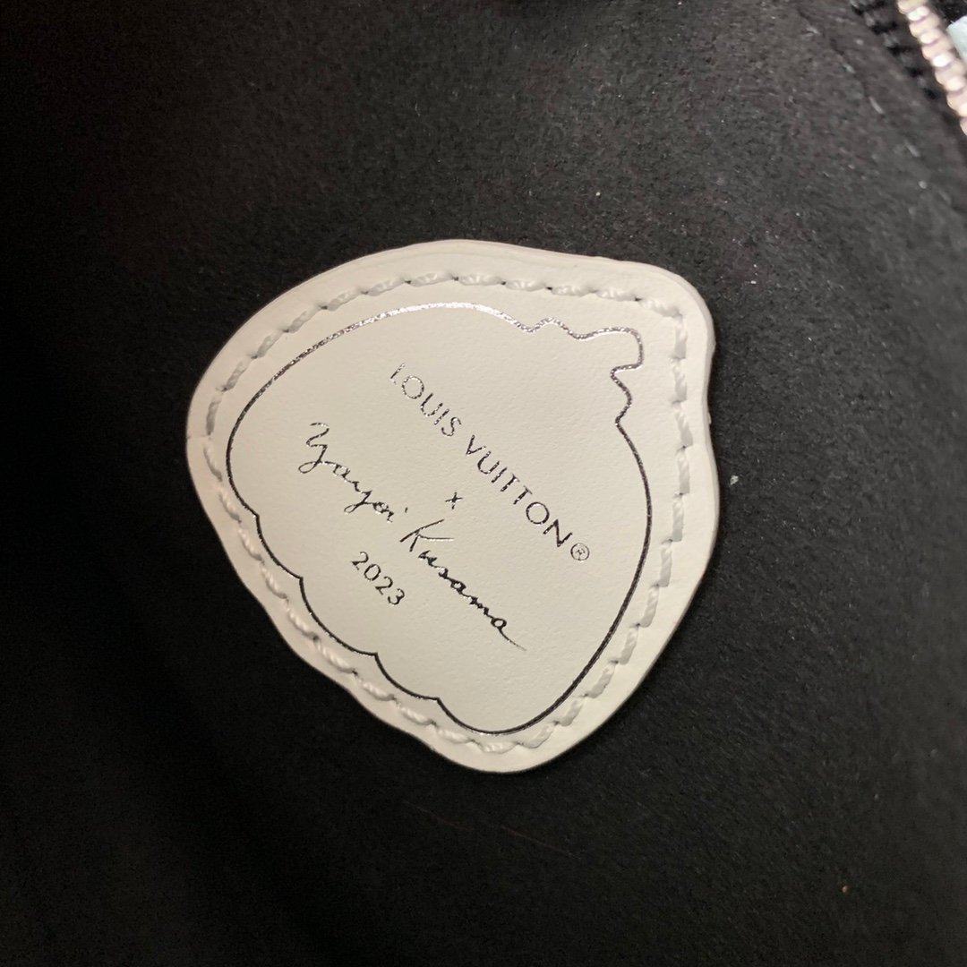 Crafty Black and White_008