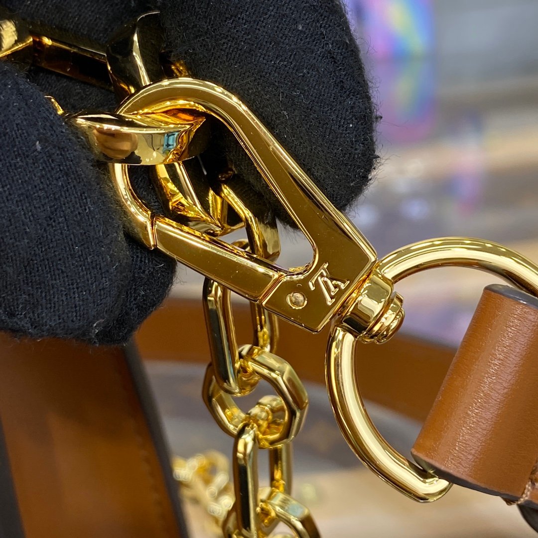 Dauphine Monogram_007