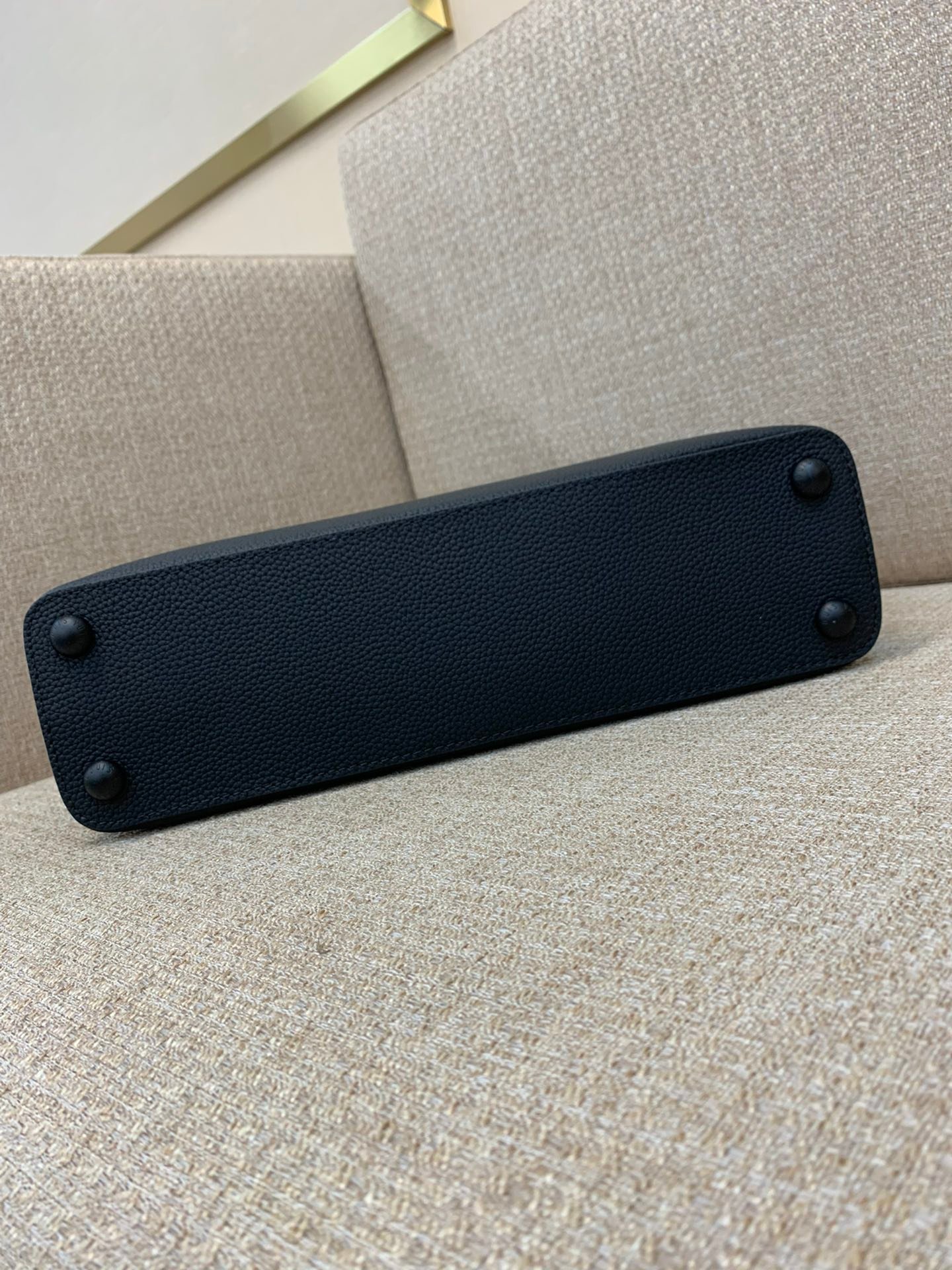 East West Black Big_003