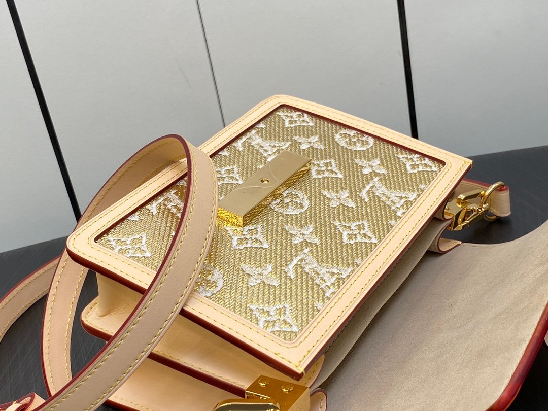 Golden Exclusive_003