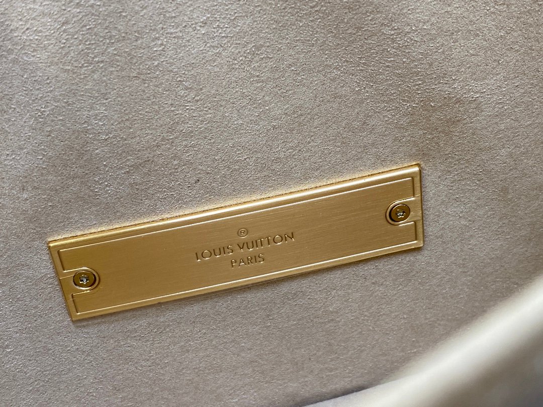 Golden Exclusive_008