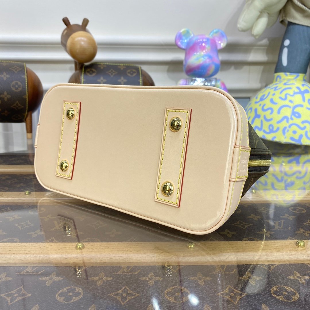 LV Alma Classic Small Monogram 4