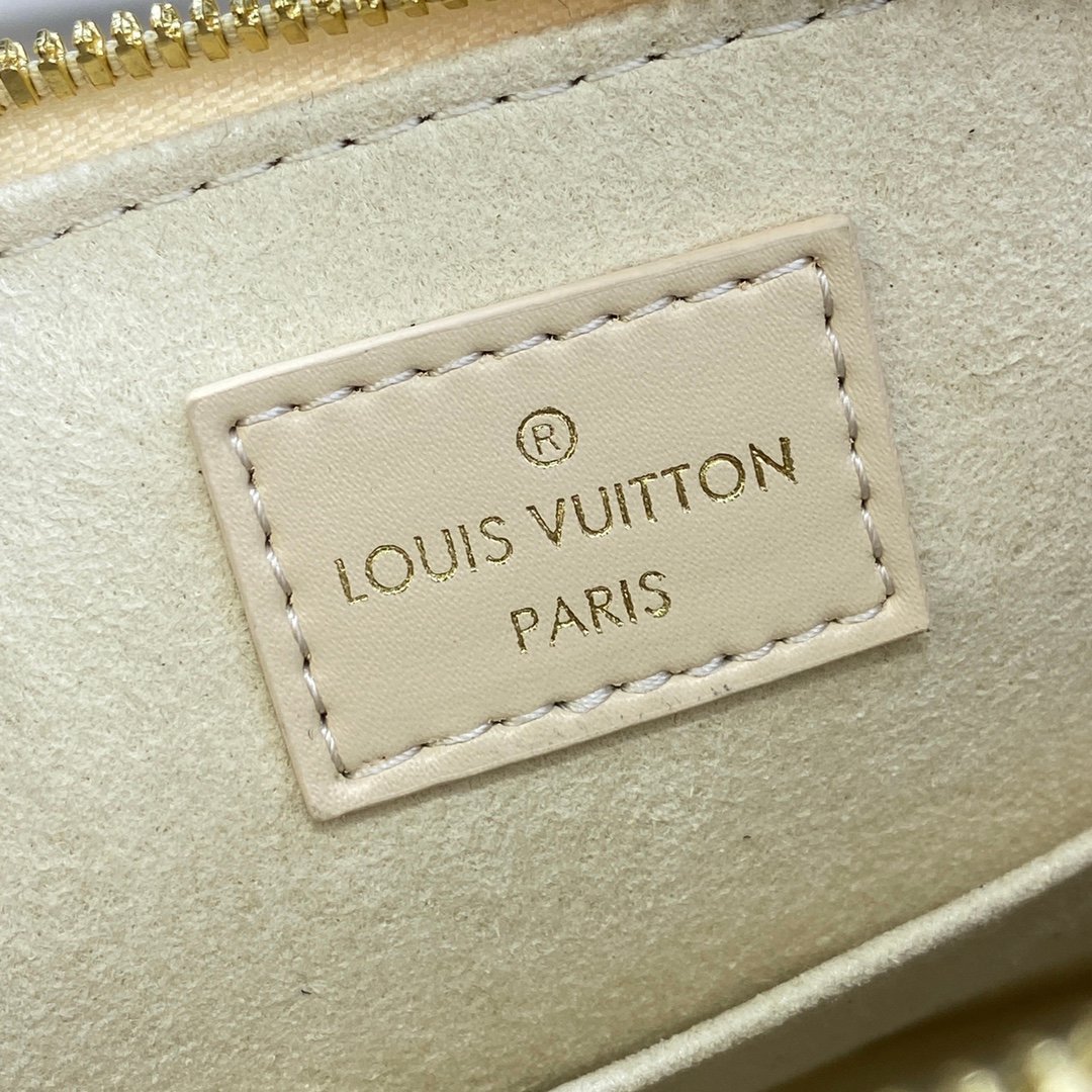 LV Alma Small Exclusive One 8