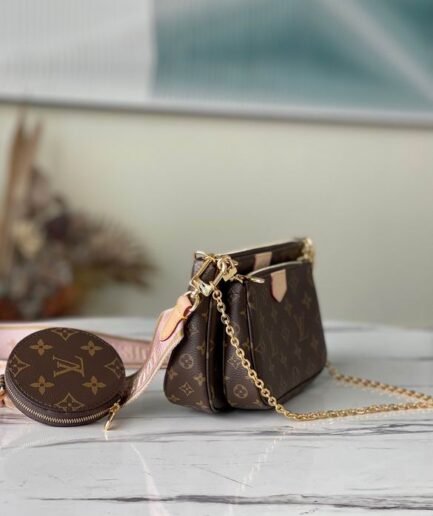 LV Multi Pochette