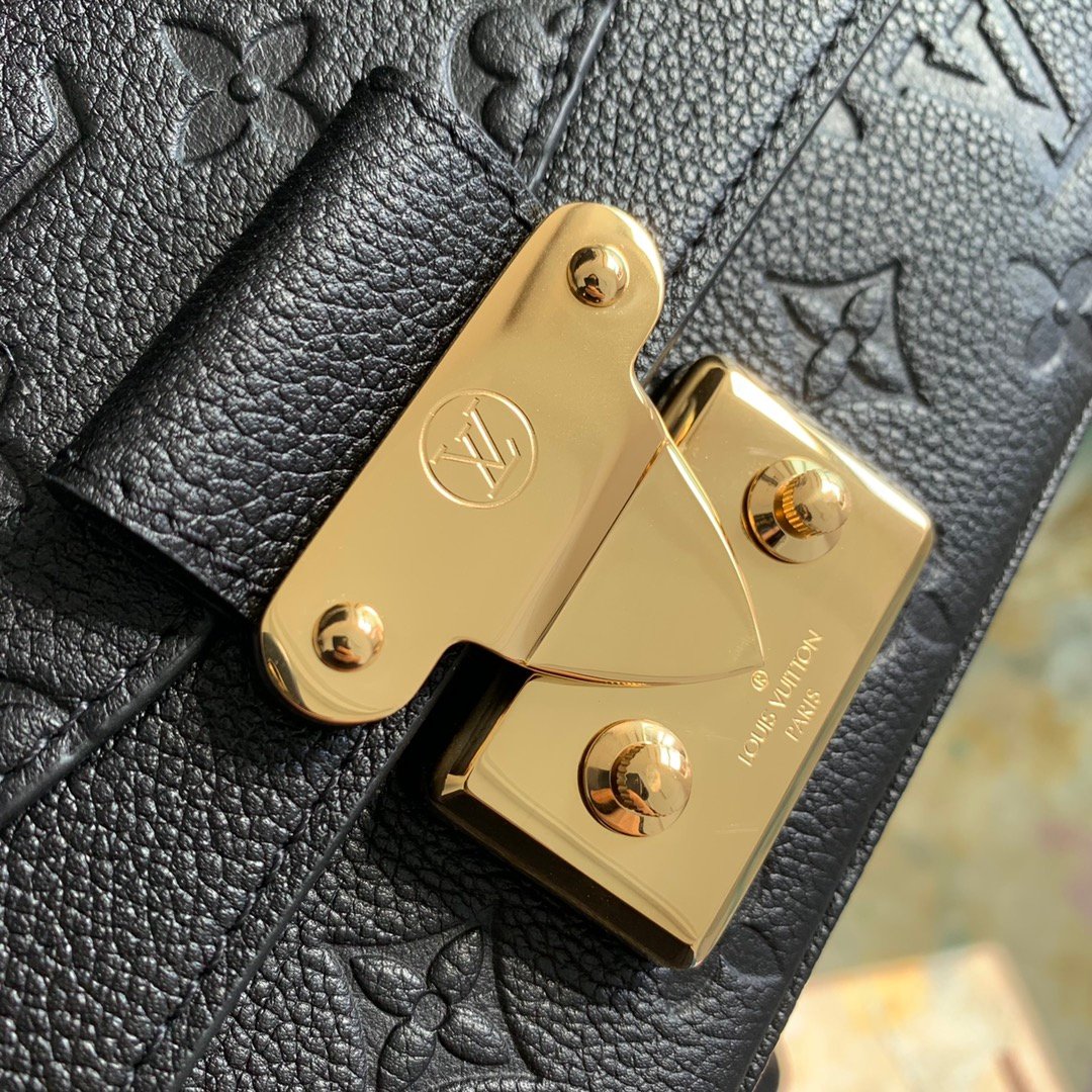 Small Black Full_006