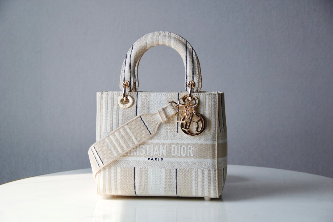 i1619239175_2420_0 i1619239175 2420 0