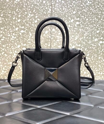 Valentino One Stud Black