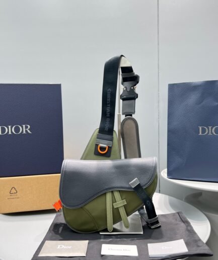 Dior SACAI Medium Saddle Bag for Men - Olive-Navy Blue Calfskin