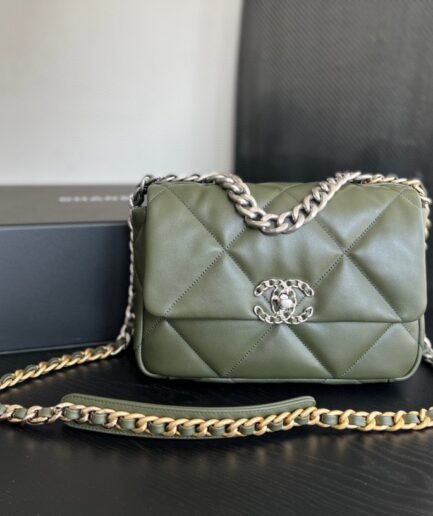 Chanel 19 Flap Bag - Olive Green SHW - 26cm - 082901
