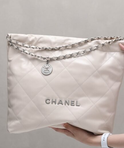 Chanel 22 Medium- 39cm - White SHW