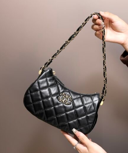 Chanel Quilted Calfskin Hobo Bag - Black GHW - 20cm